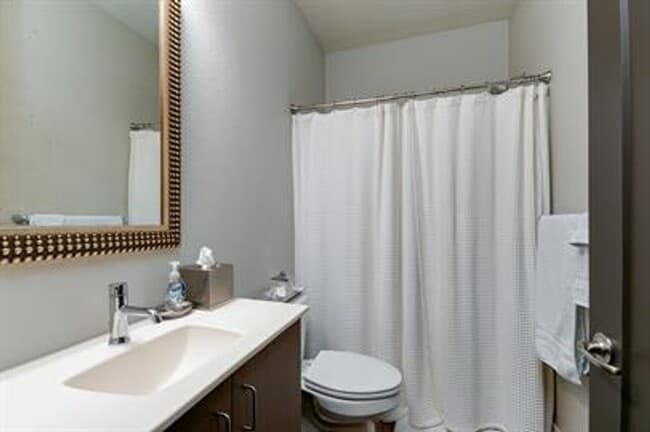 Building Photo - West Side Manhattan Townhome Available July 1!