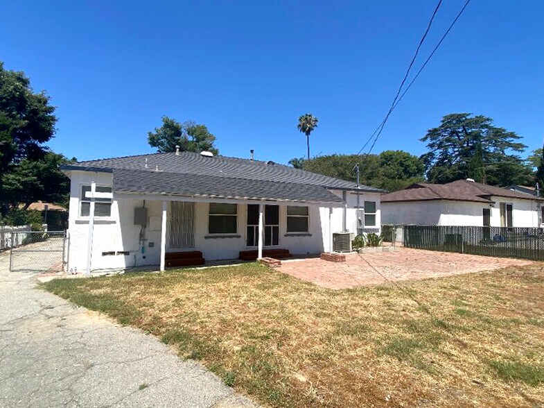 Back of property - 8920 Darby Ave