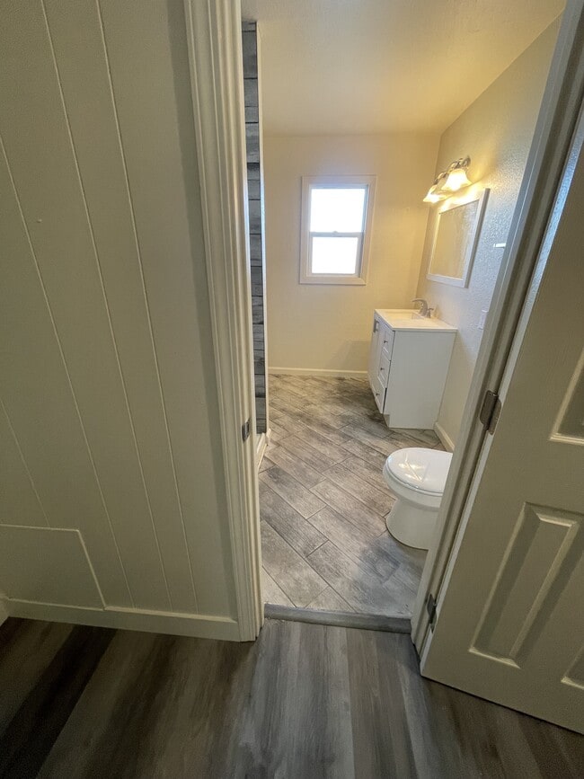 Building Photo - 1215 Whyler Rd