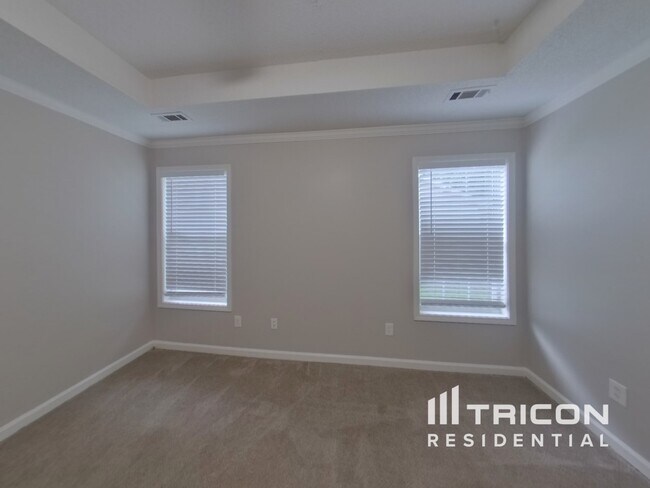 Building Photo - 10980 Thrasher Rd