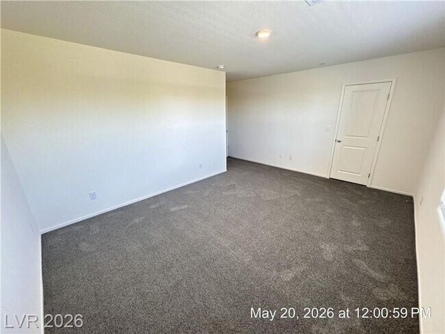 Building Photo - Beautiful Townhome with Quartz Counters & Private Setting in Southwest Las Vegas