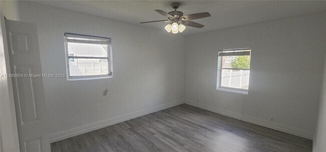 Building Photo - 200 NW 9th St