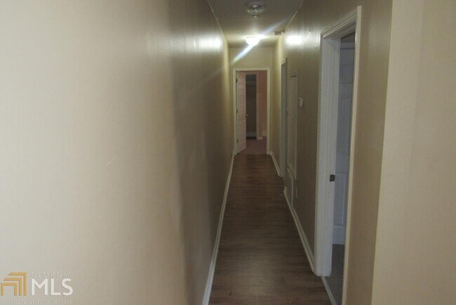 Building Photo - 2284 Alvin Dr NW