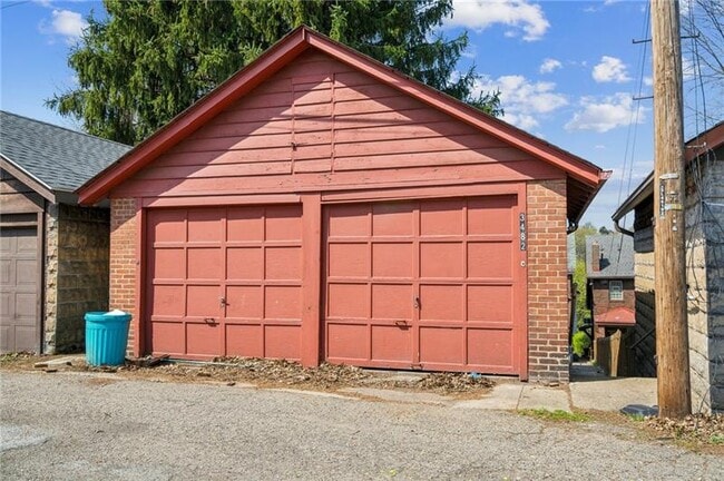 Building Photo - 3482 Beechwood Blvd