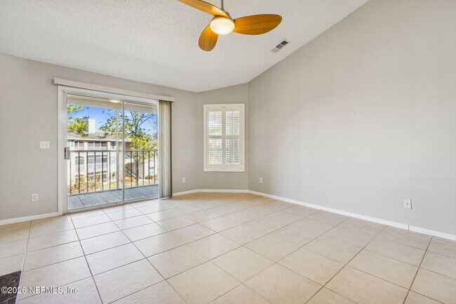 Building Photo - 800 Ironwood Dr