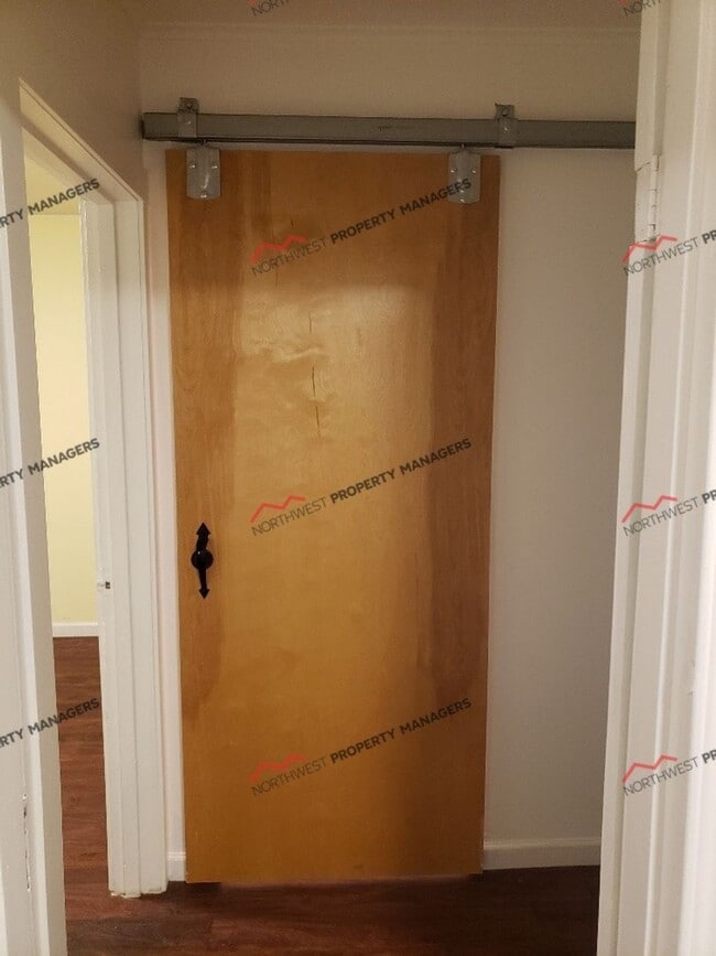Building Photo - STATUS:AVAILABLE R258A | $1095