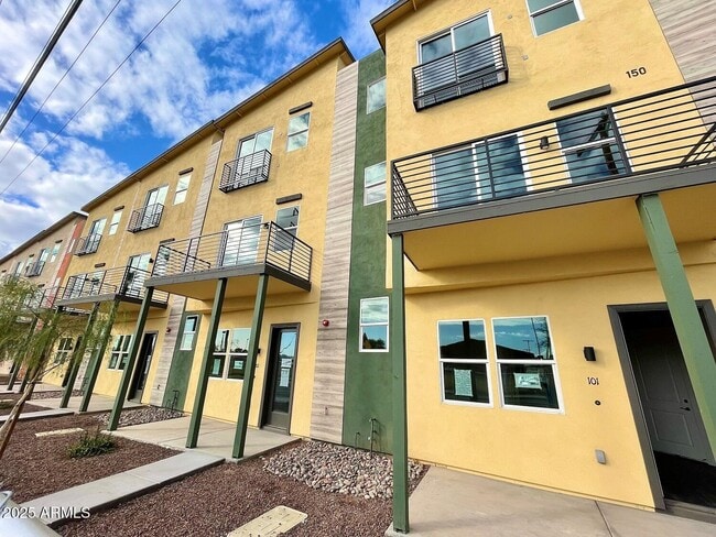 Building Photo - 150 S Horne
