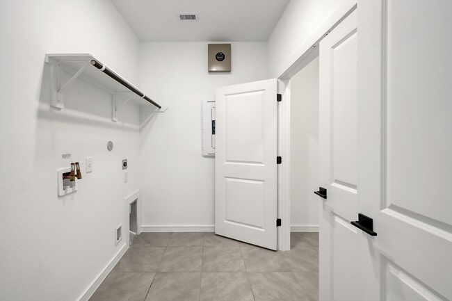 Building Photo - 516 Monarch Trl