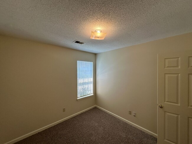 Building Photo - 3 Bedroom, 2 Full Baths in Horn Lake, Wellington Square Subdivision