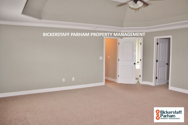 Building Photo - Welcome to Ft. Mitchell!! The Perfect Fami...