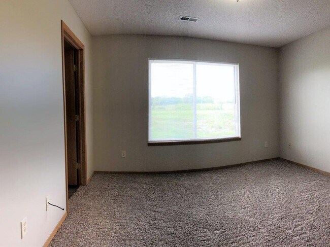 Master bedroom - 2619 E Conquest St