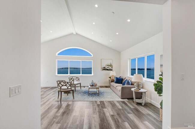 Building Photo - 625 CA-1