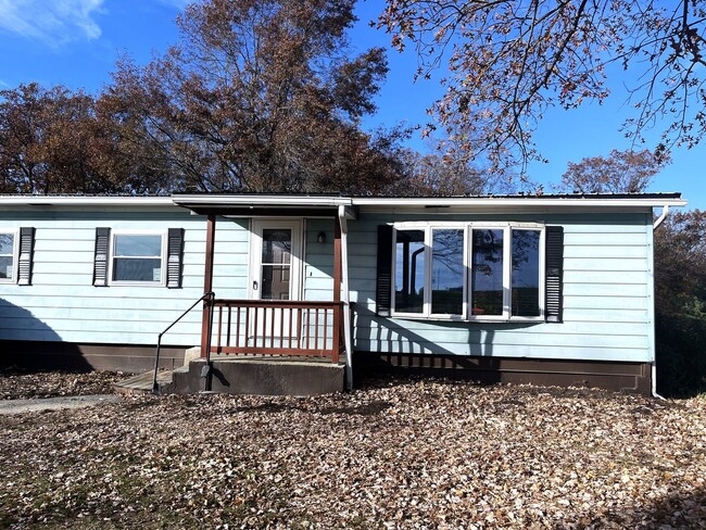 Primary Photo - Charming 4-Bedroom, 2-Bath Ranch Home in L...