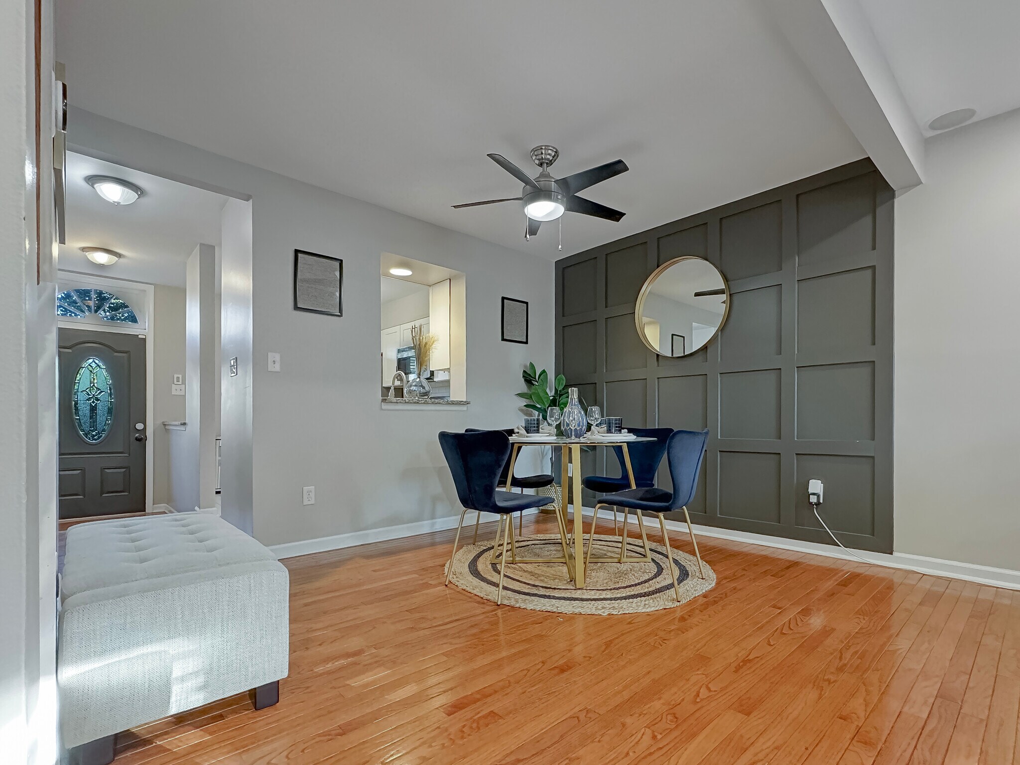 Building Photo - 928 S Paca St