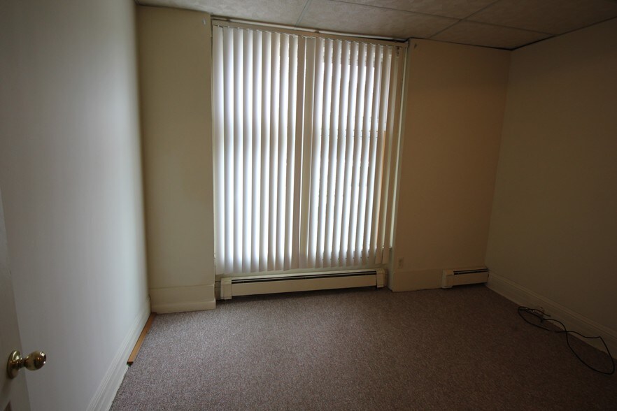 Building Photo - 811 Washtenaw Ave