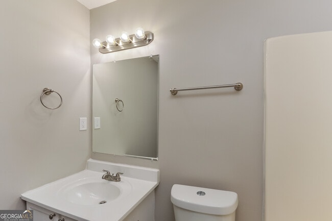 Building Photo - 117 Star Lake Dr