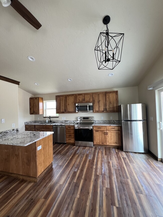 Building Photo - 5584 Windy Ridge Dr