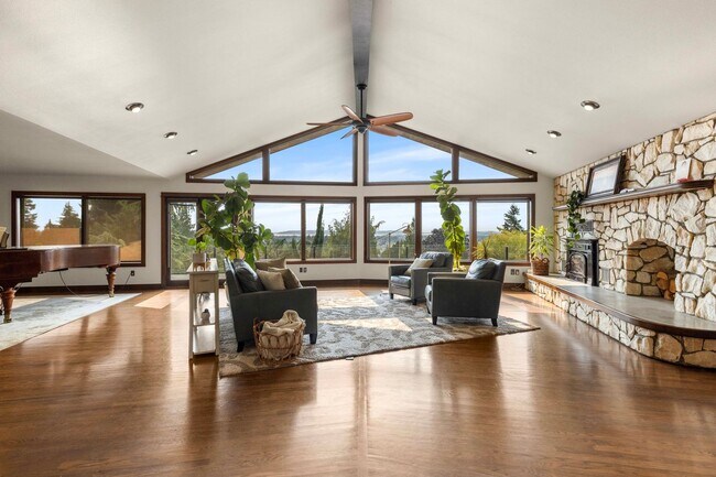 Building Photo - 20479 Comet Ln