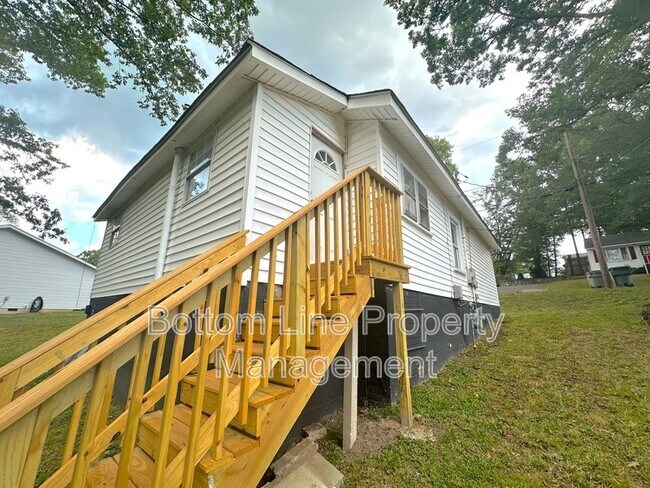 Building Photo - 815 S Weldon St