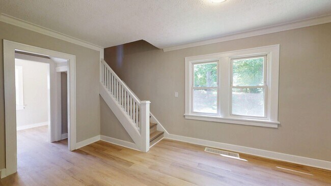 Building Photo - 4528 Rainbow Rd