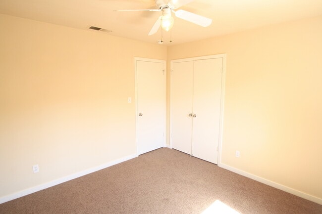 Building Photo - BEAUTIFUL & SPACIOUS HOME