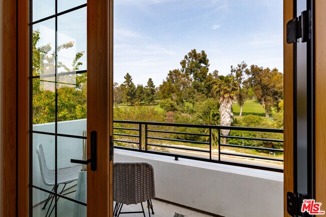 Building Photo - 2565 Patricia Ave