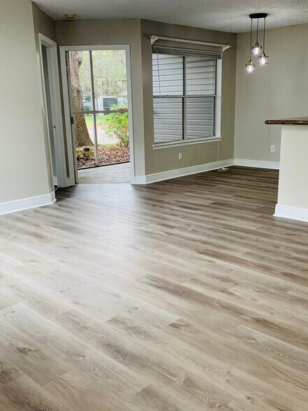 Building Photo - 715 Sugar Bay Way