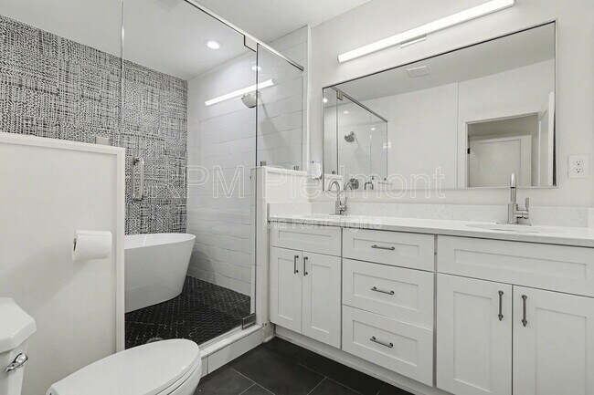 Building Photo - 1326 Blvd Lorraine SW