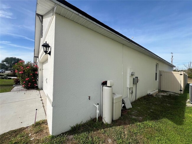 Building Photo - 1143 Cambridge Dr