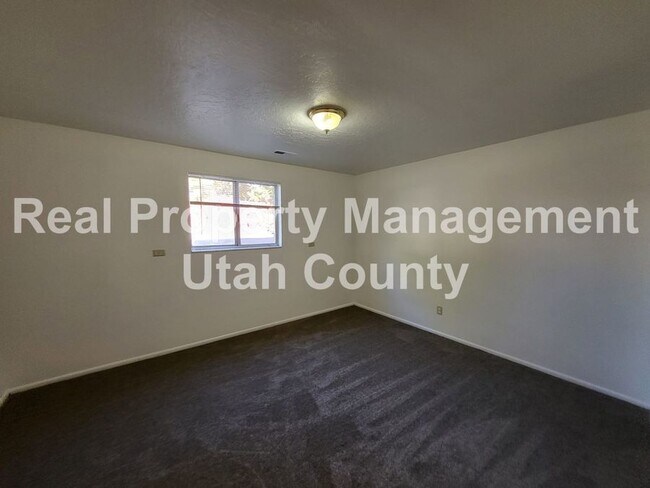 Building Photo - 1146 W 100 N