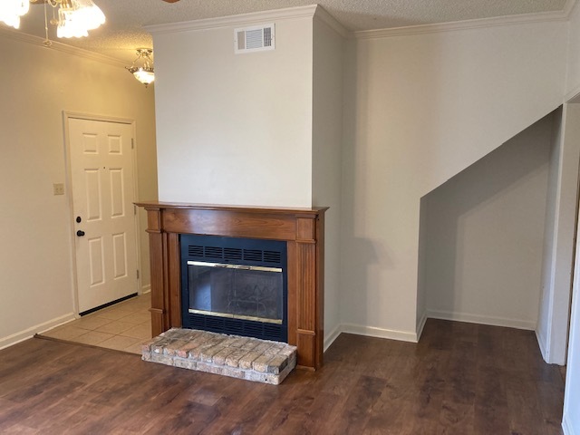 Living Room / Front Door - 5326 Sleepy Hollow Dr