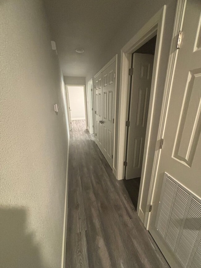 Building Photo - Three Bedroom/Two Bath Home