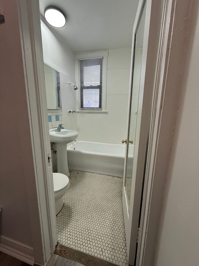 Building Photo - 158 N Central Ave