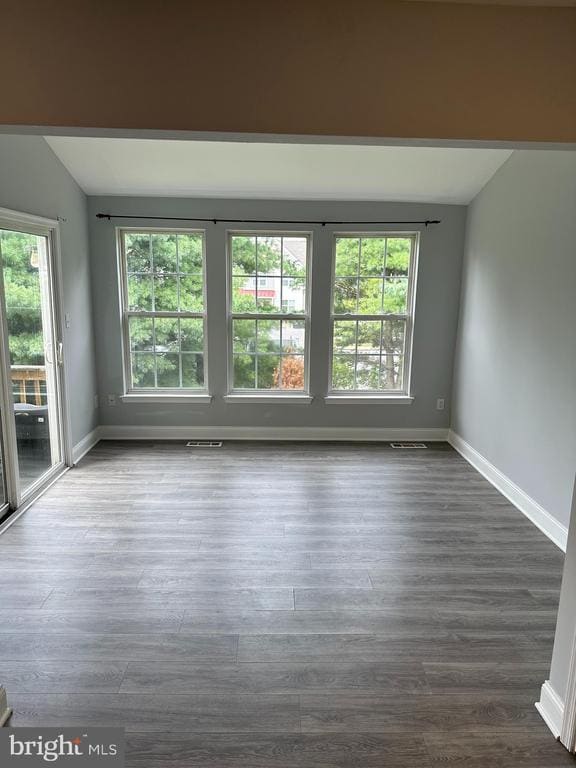 Building Photo - 203 Fox Trail