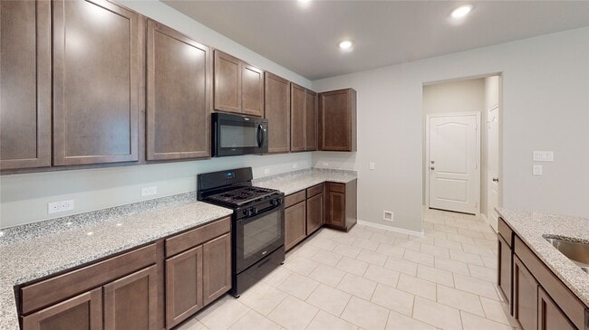 Building Photo - 707 Thicket Bluff Dr