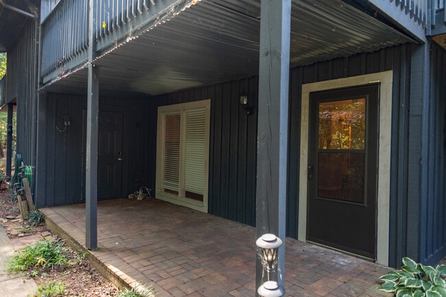 Building Photo - 7887 Kinglet Rd