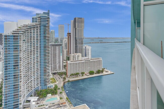 Building Photo - 1900 N Bayshore Dr