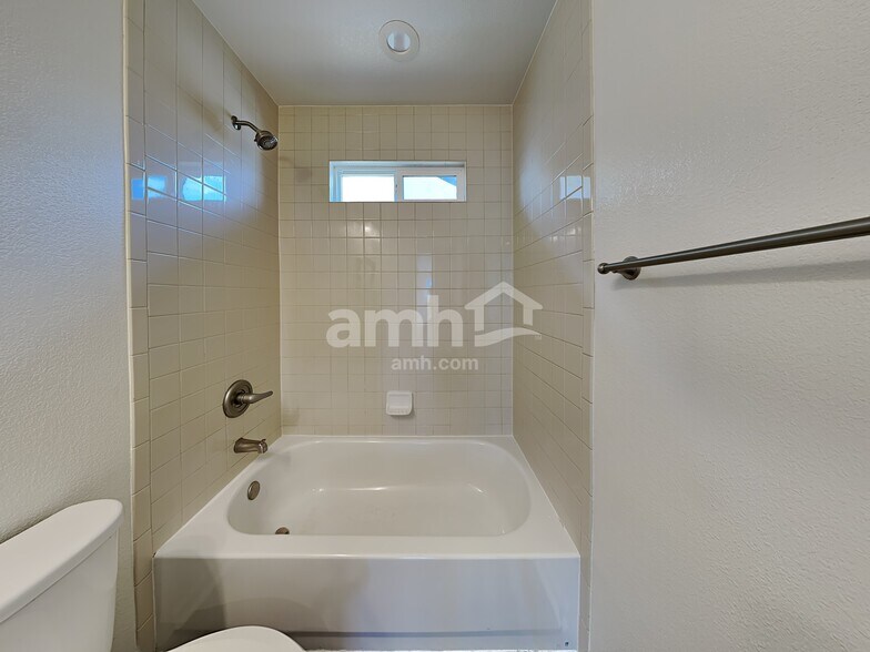 Building Photo - 7785 Blue Vail Way