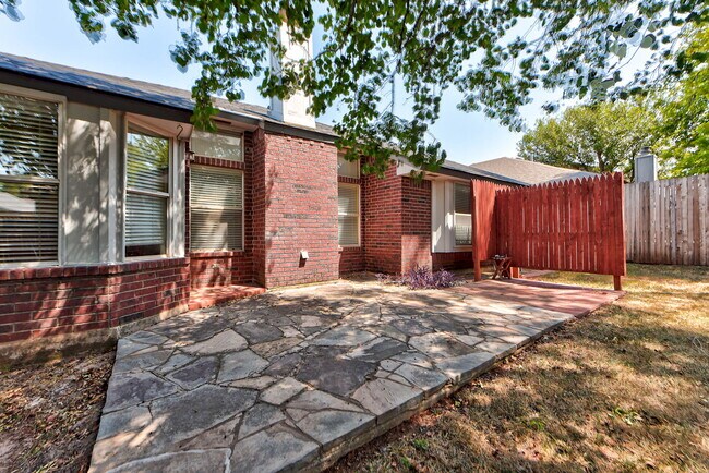 Building Photo - 2904 Canyon Oaks Ct