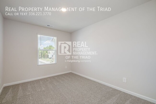 Building Photo - *Move In Special* New Construction! 3 Bedr...