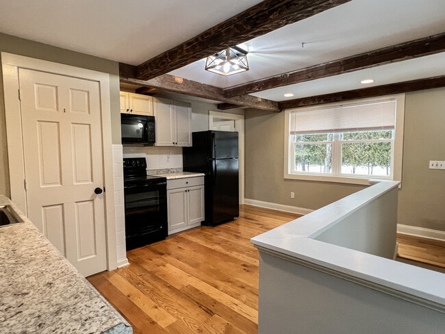 Building Photo - 133 Boston Post Rd