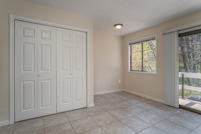 Building Photo - 76 Greenville Hwy