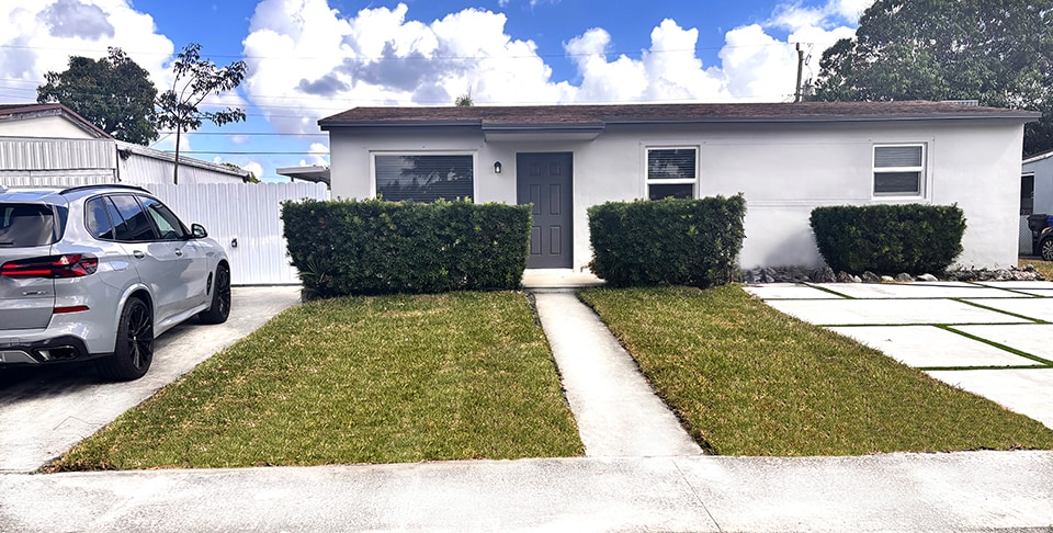 Building Photo - 721 N 68th Ter