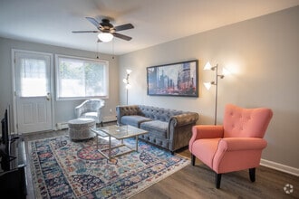 Interior Photo - 1817 Burnet Ave - Utilities Included