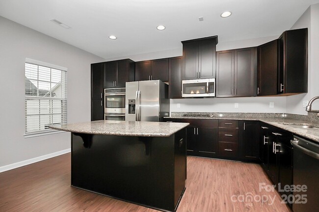 Building Photo - 6826 Colonial Garden Dr