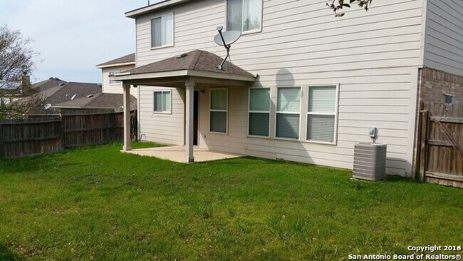 Building Photo - 3 Bedroom/2.5 Bath Bluffs of Lookout Canyon Subdivision
