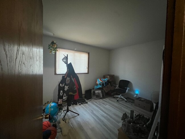 Building Photo - 915 Genrich St