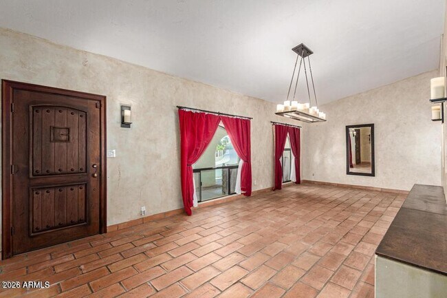 Building Photo - 239 E Aster Dr
