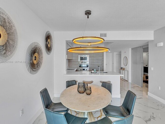 Building Photo - 300 Sunny Isles Blvd