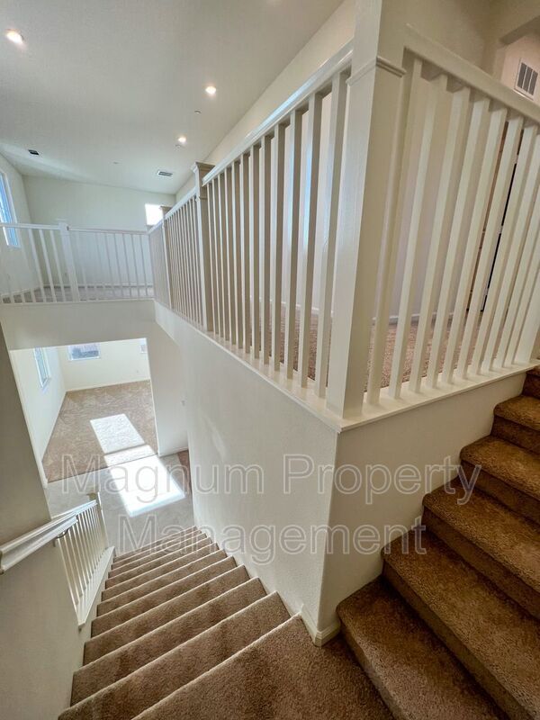 Building Photo - 31310 Reserve Dr